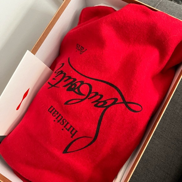 Christian Louboutin Pigalle 100mm Nude - Picture 11 of 11